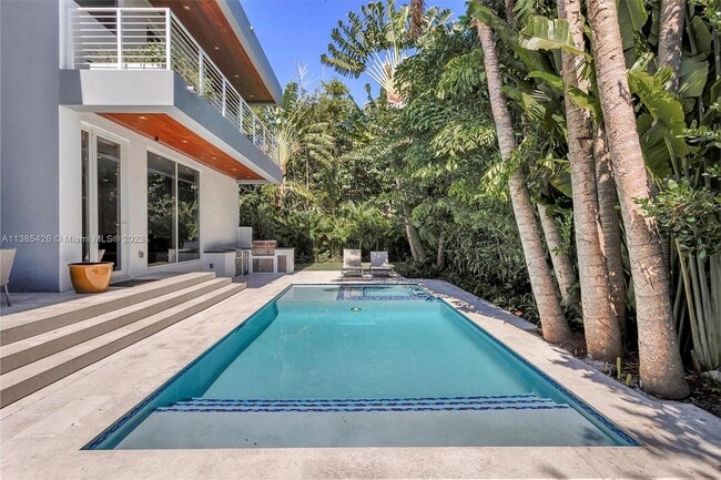 Building Photo - 425 Harbor Dr