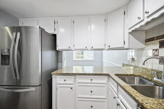 Foto del edificio - 536 Granite Ridge Pl