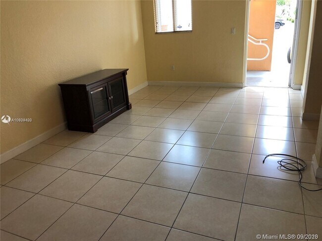 Building Photo - 17600 NW 73rd Ave
