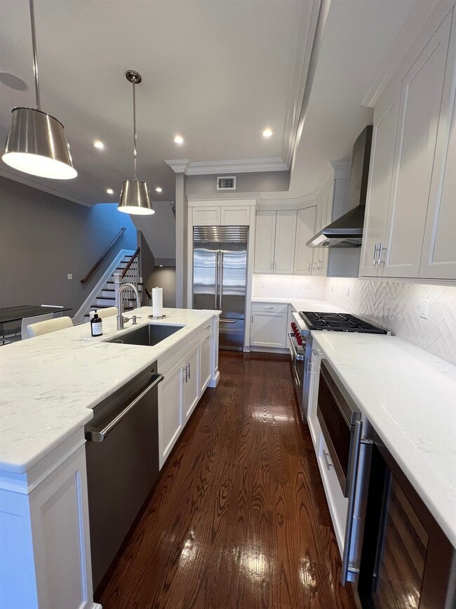 Building Photo - 1216 Park Ave