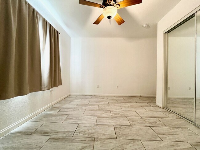 Building Photo - AVAILABLE NOW! LOVELY 2 Bed 2 Bath Home in...