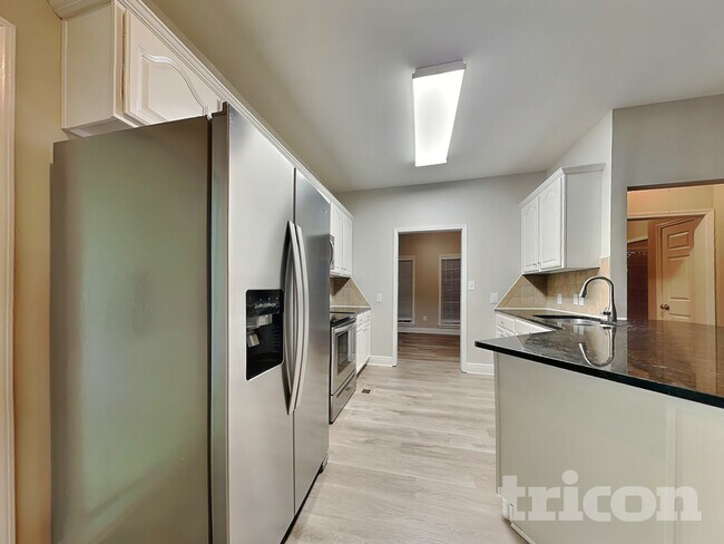 Foto del edificio - 461 Kimball Loop