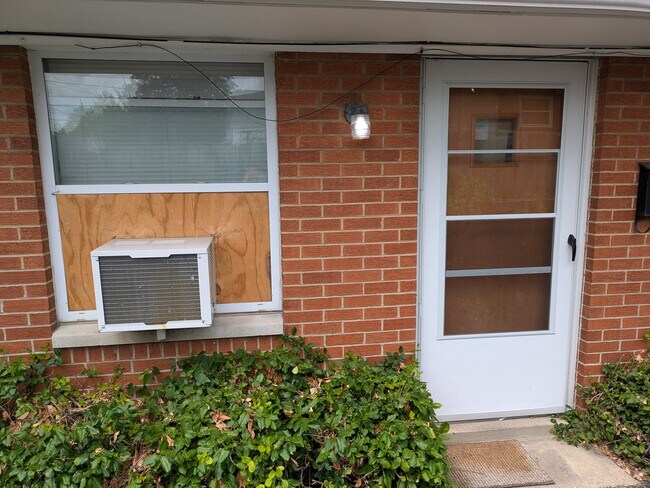 Foto del edificio - 1829 John Glenn Road