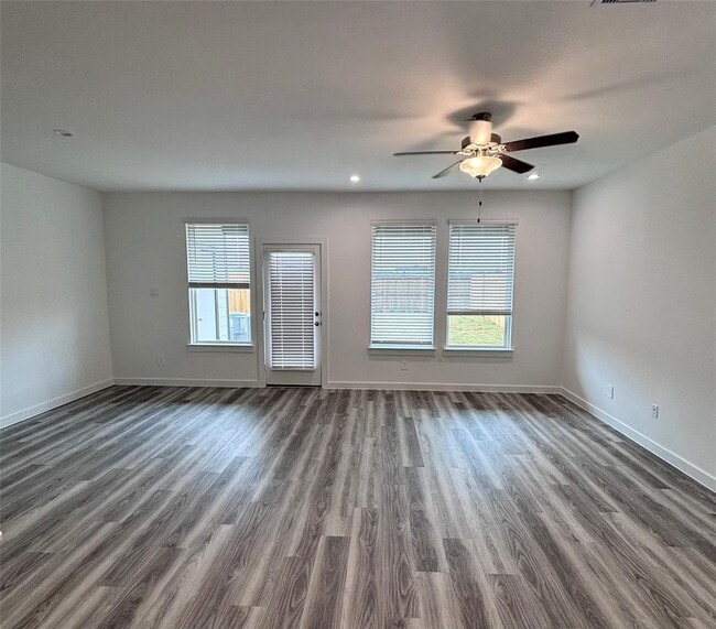 Building Photo - 3032 Crown Gate Dr