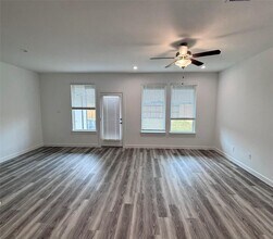 Building Photo - 3032 Crown Gate Dr