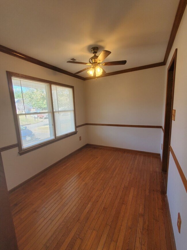 Foto del edificio - Townhome in Convenient Location