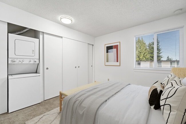 Bedroom and Washer/Dryer - Azure