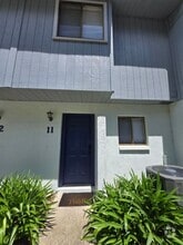 Building Photo - 3600 SW 19th Ave