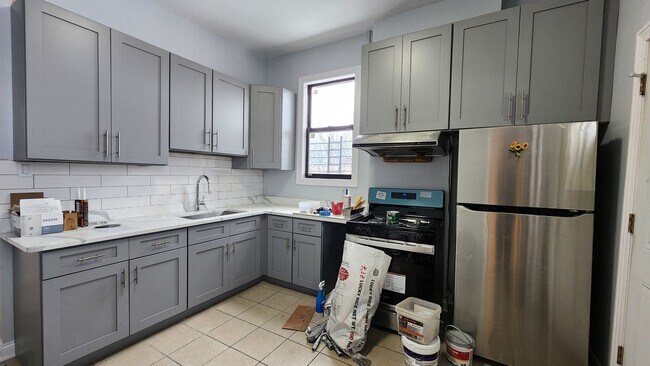 Foto del edificio - 222 W 31st St