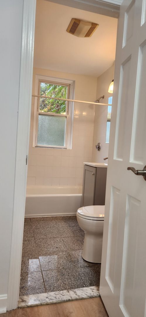 Foto del edificio - Sunny and gorgeous 1 bed 1 bath in Allsont