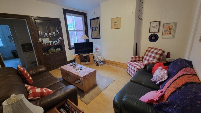 Foto del edificio - 324 Semple St