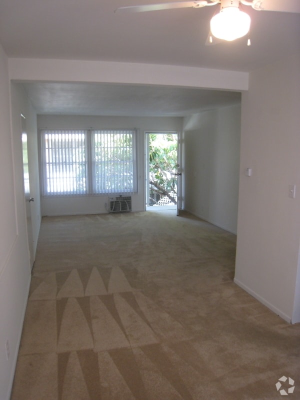 Building Photo - 11933 W Magnolia Blvd