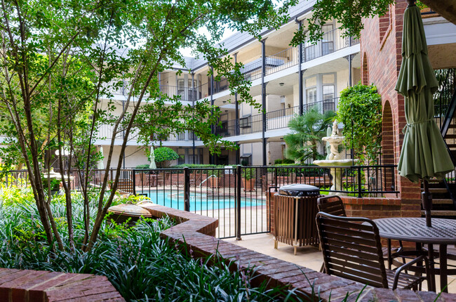 Pool area - 8610 Turtle Creek Blvd