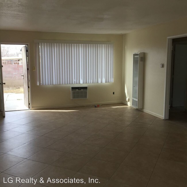 Foto del edificio - 3324 E Avenue Q6