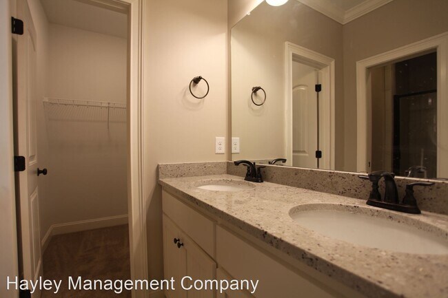 Building Photo - 3 br, 3.5 bath House - 1096 Runningvine Lane