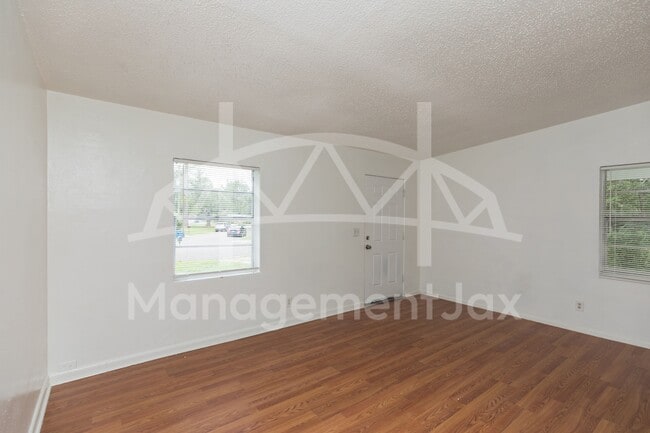 Building Photo - 5601 Pansy Ln