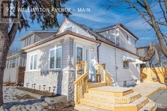Building Photo - 972 Wellington Ave