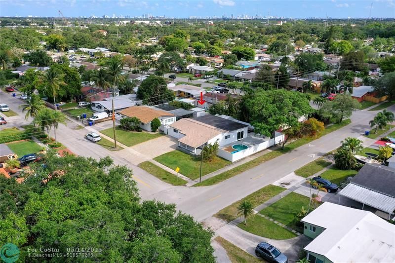 Foto principal - 6470 Franklin St