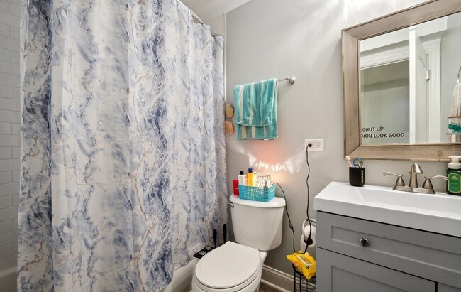 Foto del edificio - 1359 N Rockwell St