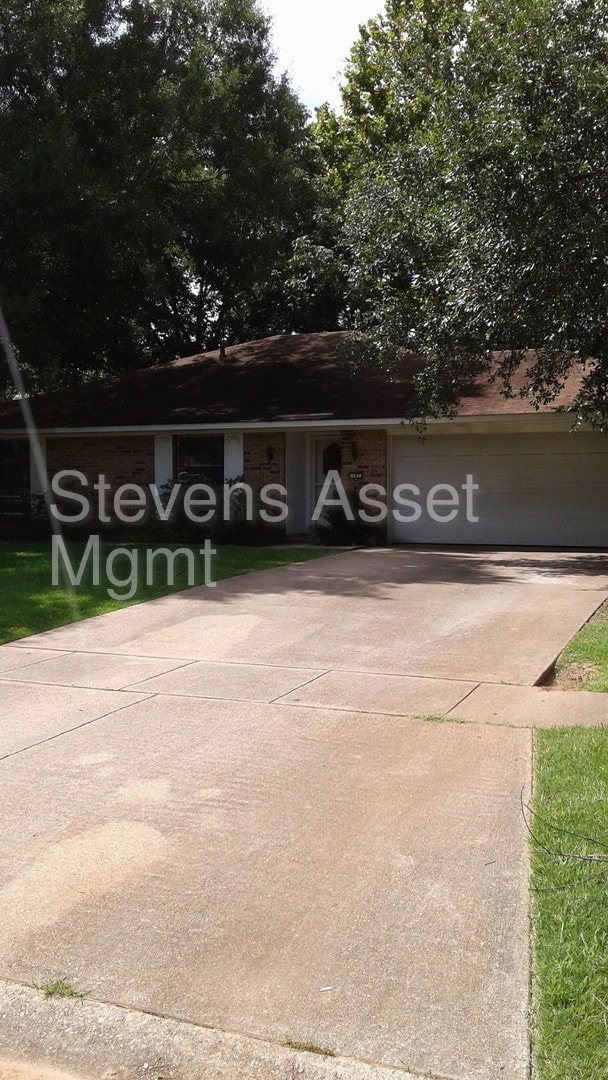Building Photo - 107 Fountainbleu Dr