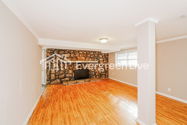 Building Photo - 2331 Stonewood Dr