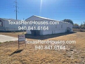 Building Photo - 1633 Conkling Dr