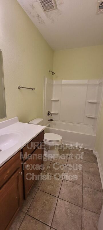 Foto del edificio - 15570 Palmira Ave