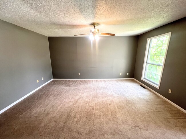 Building Photo - 1006 Southwood Dr