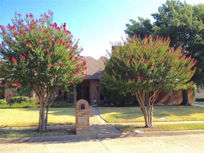 Building Photo - 2729 Sherrill Park Dr