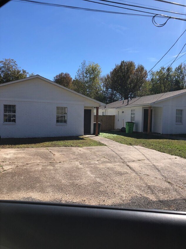 Primary Photo - Bald Knob Duplex