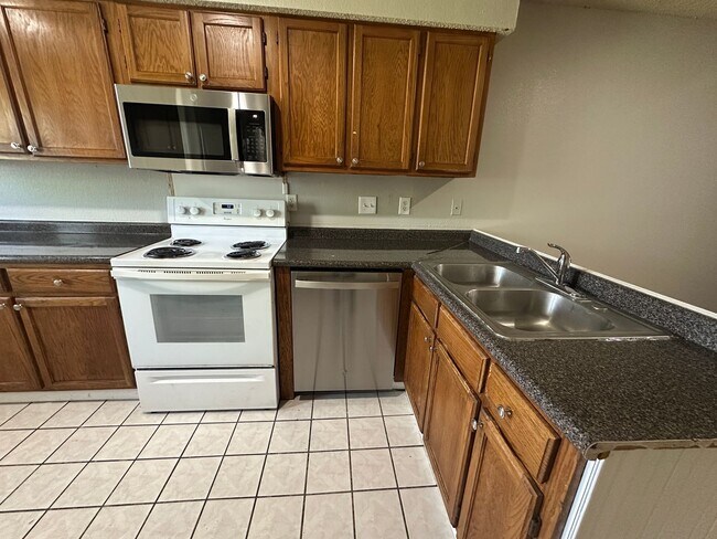 Foto del edificio - 1021-1023 Vera Court