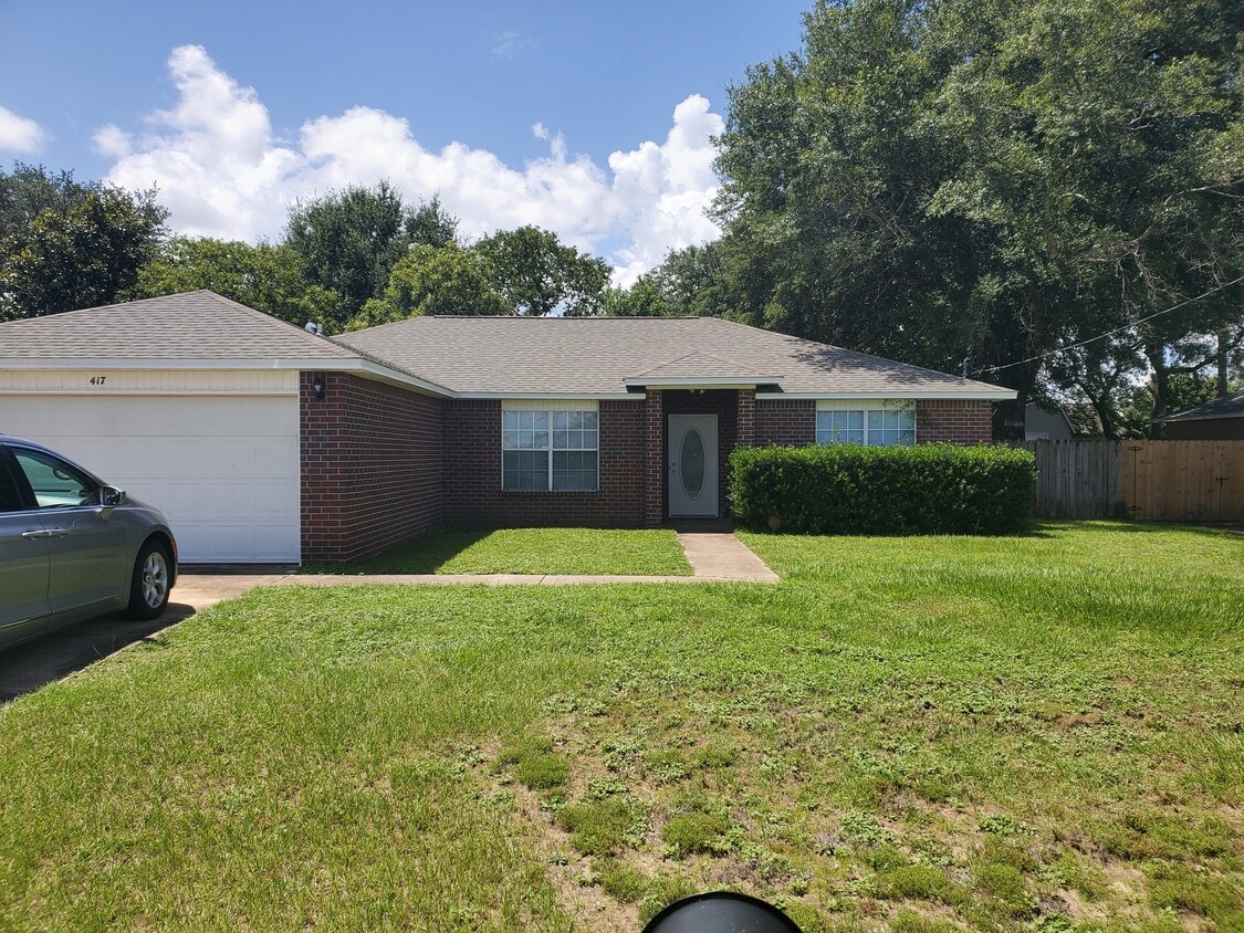 Primary Photo - 417 Christopher Dr