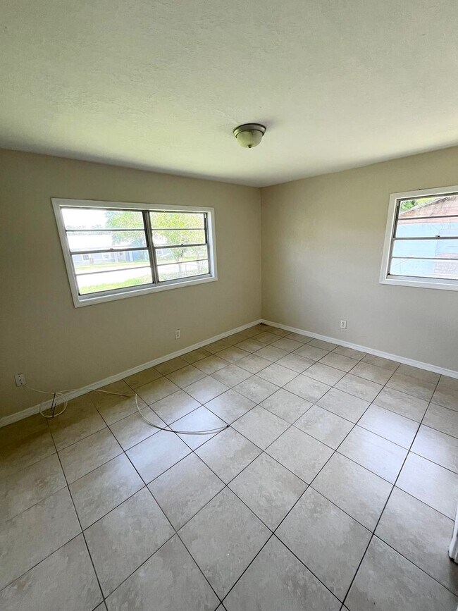 Foto del edificio - Nice 3BR/1BA Home Dade City, FL