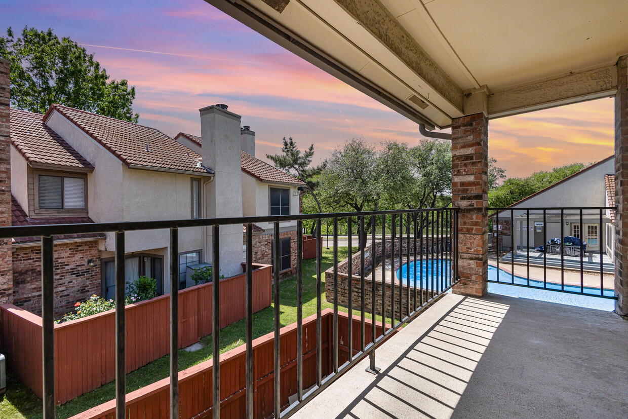 Large Balcony - 932 Turtle Cv