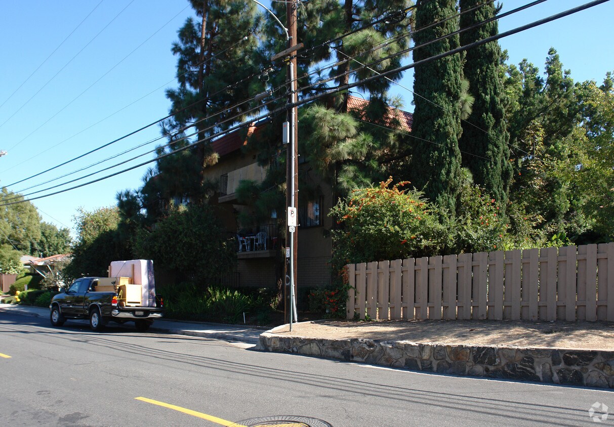 Foto del edificio - Beatrice Snodgrass Terrace