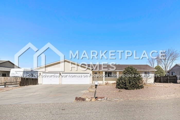 Foto principal - 147 S Golfwood Dr W