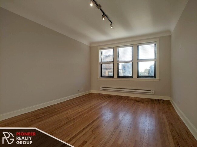 Building Photo - 2329 N Rockwell St