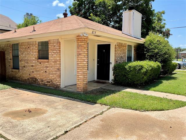 Foto del edificio - 815 N Mesquite St