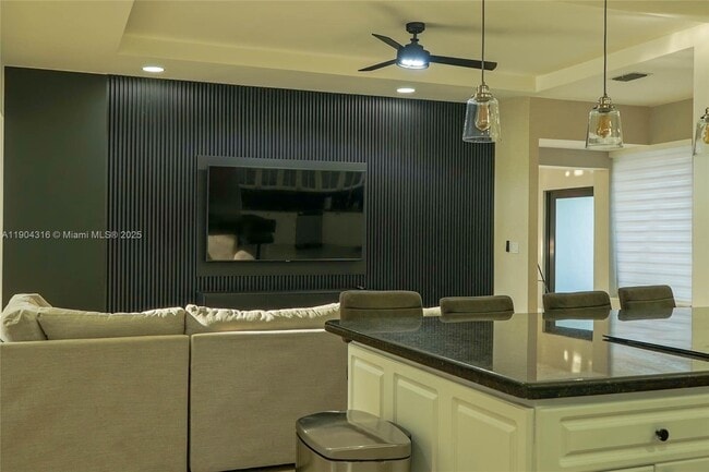 Foto del edificio - 290 NW 125th Ave