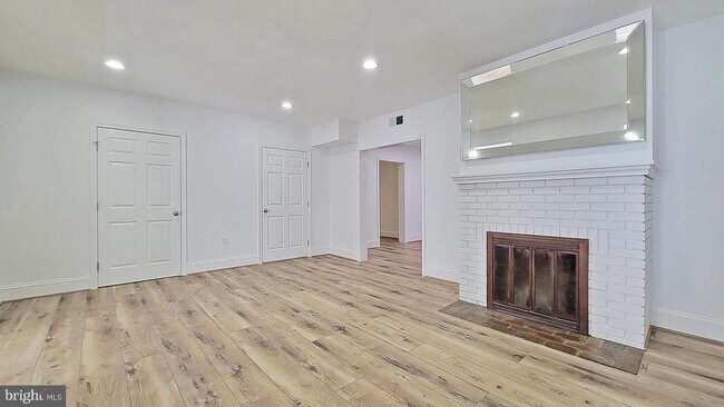 Foto del edificio - 1712 Mt Vernon Ave