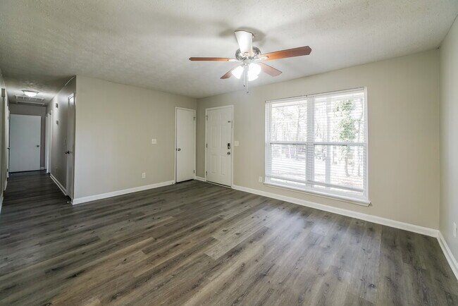 Foto del edificio - 300 N Meade Dr