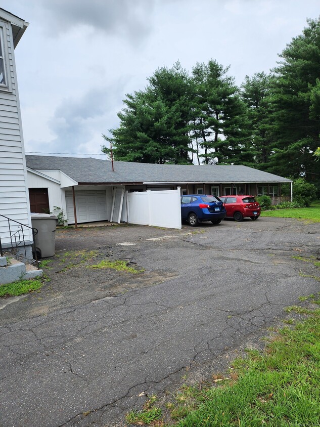 Primary Photo - 305 Redstone Hl Rd