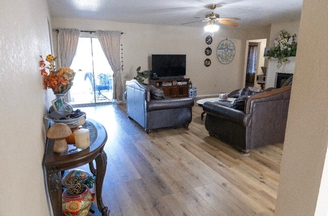 Building Photo - 2601 Mason Dr