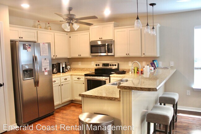 Foto del edificio - 5 br, 2.5 bath House - 210 Wainwright Drive