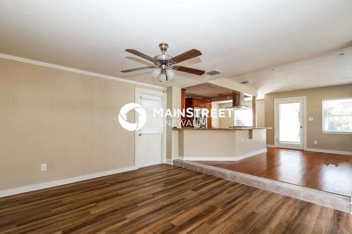 Primary Photo - 2 Bedroom Pet-Friendly Home in St. Petersb...