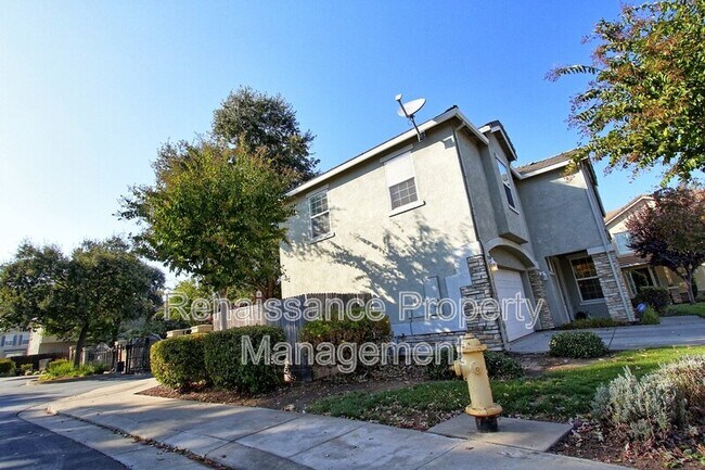 Building Photo - 4402 Helens Oaks Cir
