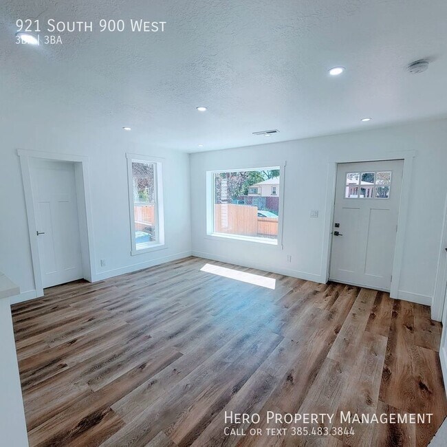 Building Photo - 921 S 900 W