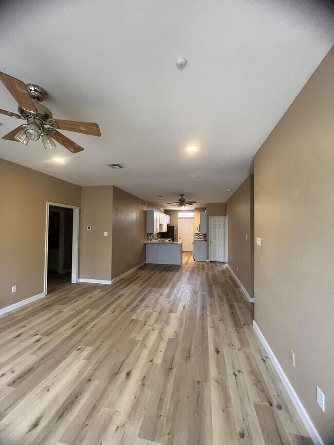 Foto del edificio - 4/4 Duplex in the Baylor Bubble!