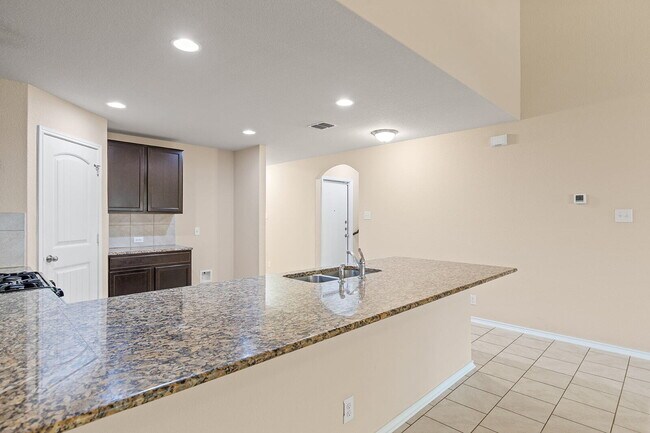 Photo - "Spacious 4-Bedroom Retreat in Schertz wit... Apartment