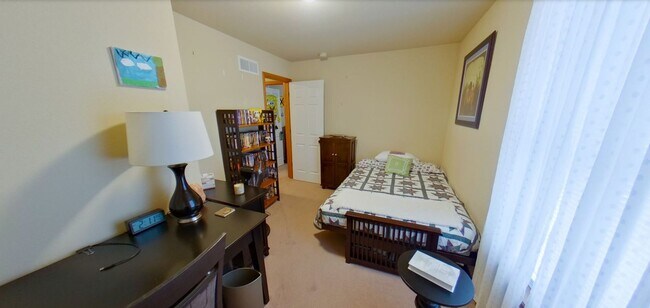 Foto del edificio - 3D Tour Available - West-Side Townhome + W...